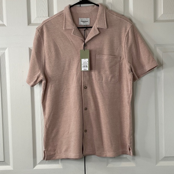 Goodfellow & Co- Men's Short Sleeve Slub Camp Button-Down Shirt Medium Pink Rose - Picture 1 of 9